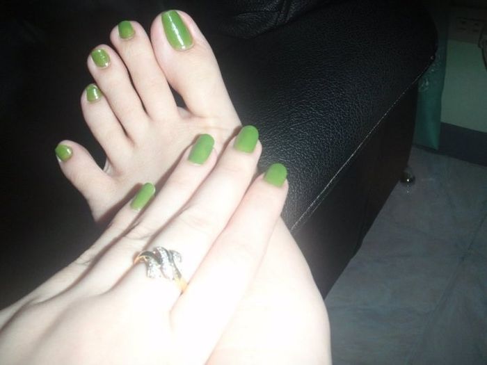Shameless ring post