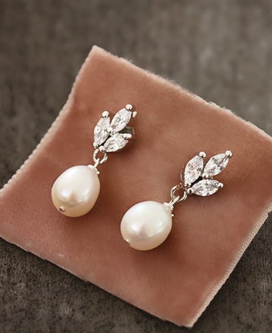 Help Accessorize me? Pictures below!
