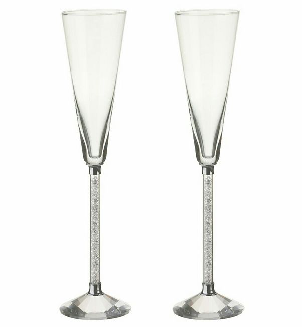 Toasting flutes
