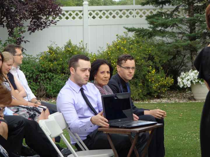 How to acknowledge mom who can't attend
