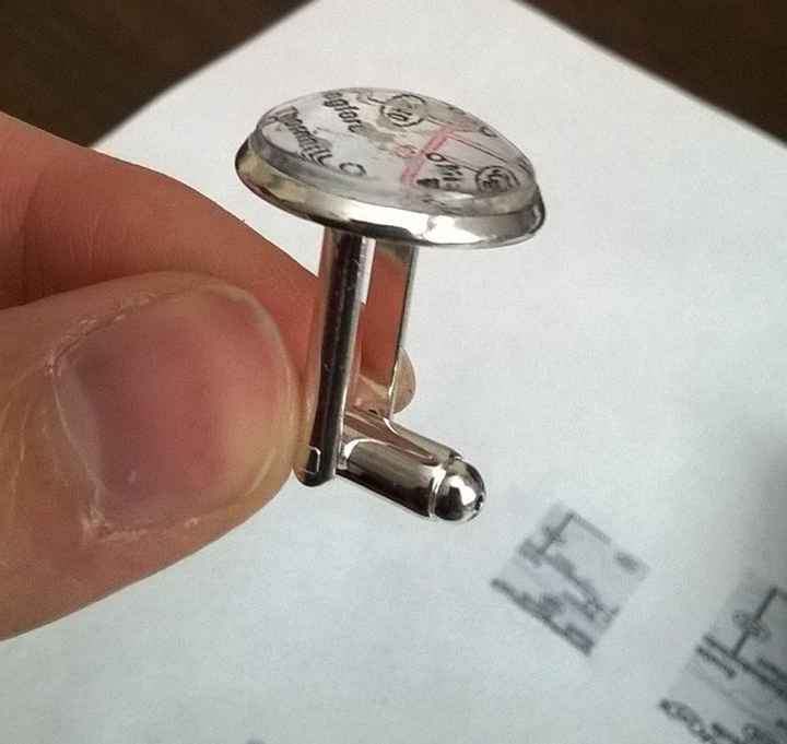 Hand-made cuff links for the groomsmen: Yes or no?