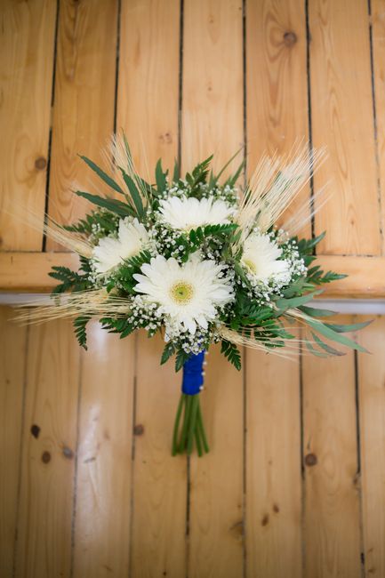 What did you/will you do with your bouquet? (Or just show it off!!)