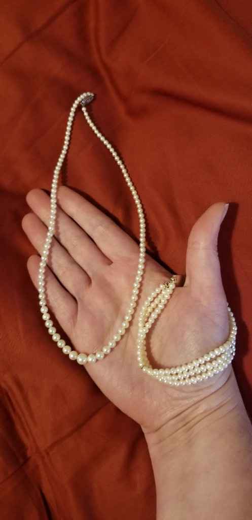 What are your wedding accessories? - 4