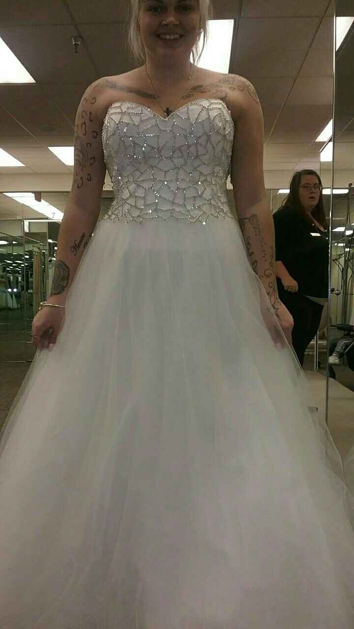 Yes to the dress. Veil or no veil?????