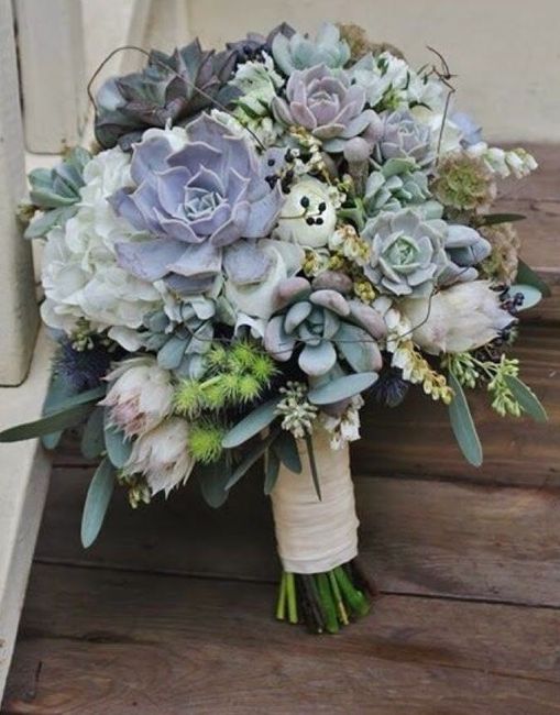 , let's see your wedding bouquet  ladies!!