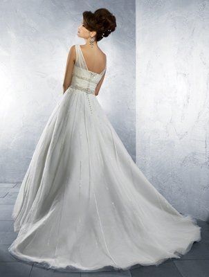Love Dresses!! Any Alfred Angelo Brides? Everyone else feel free to share urs & who Designed it!!