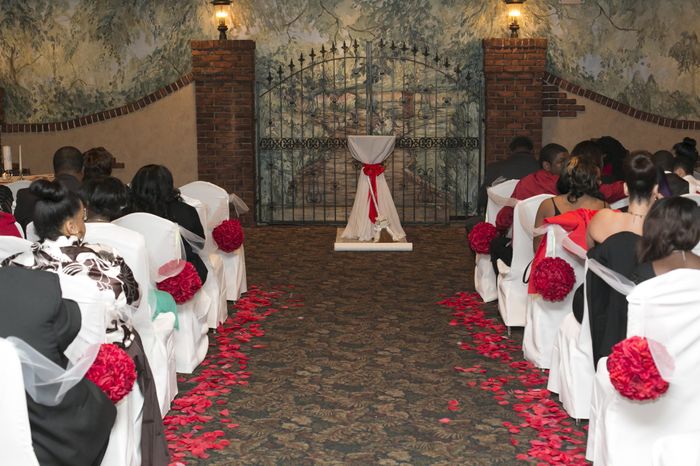 Lets see some ceremony decor!