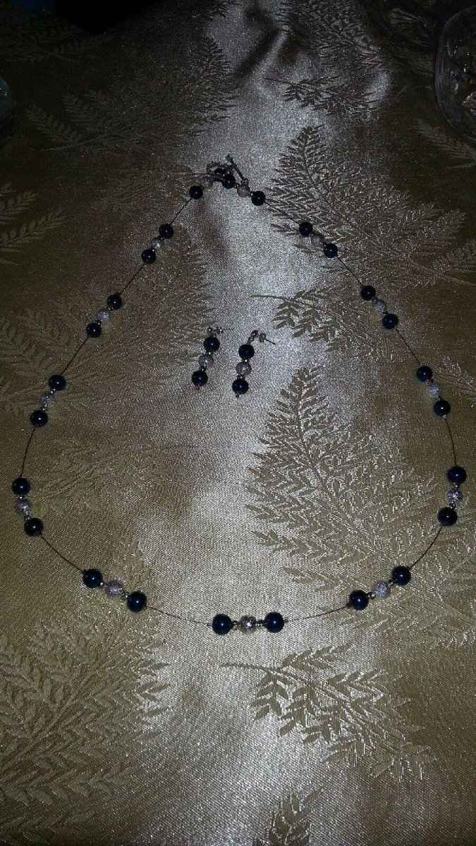 show off your jewelry!