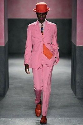 Does anyone have pics of their man's tux or suit??
