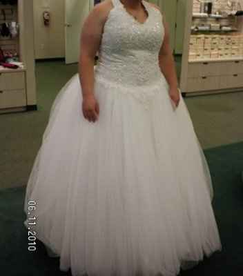 The other dresses I tried on.....(pic heavy)
