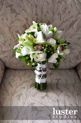 what kind of flowers is everyone doing???? pics