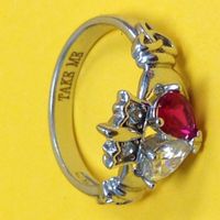 Non-diamond engagement rings? O.o