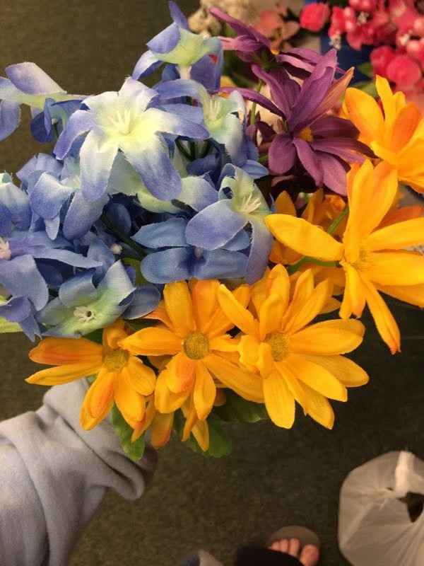 what's the better flower color combo?