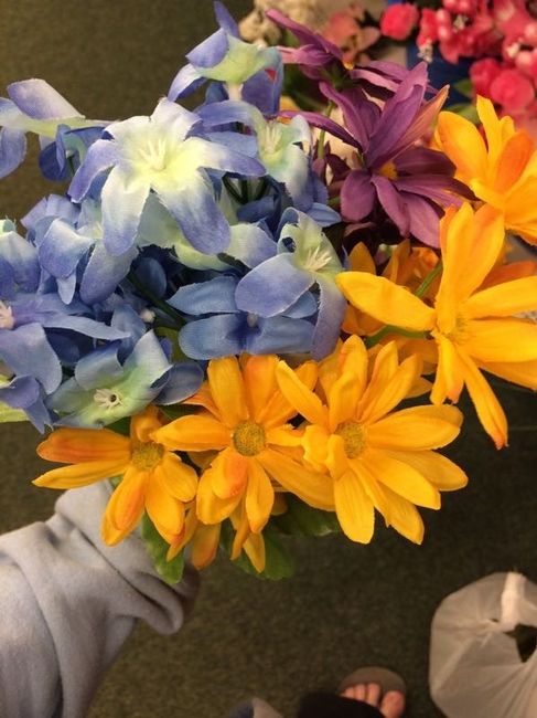 what's the better flower color combo?