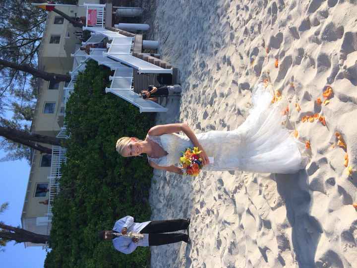 calling all beach brides!