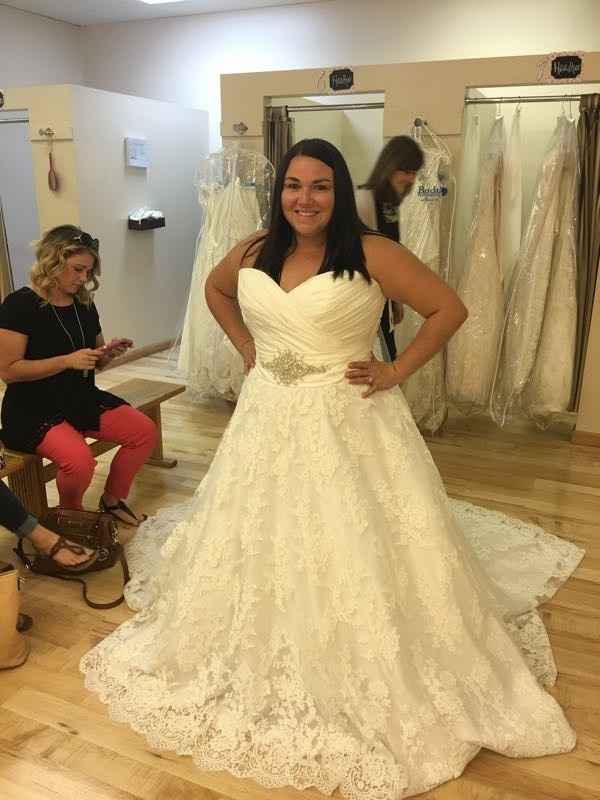 Show off those dresses!