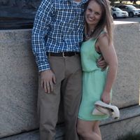 Engagement photo outfits/colors?