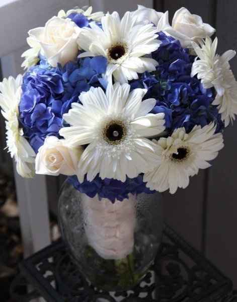 Bouquet color choices...suggestions welcome!