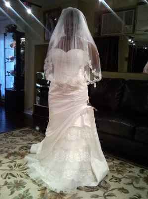 post your wedding  dress pic thanks.