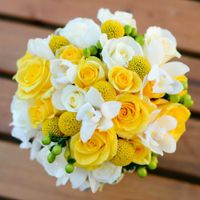  Yellow wedding flowers - 1