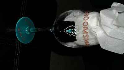 painting wine glasses