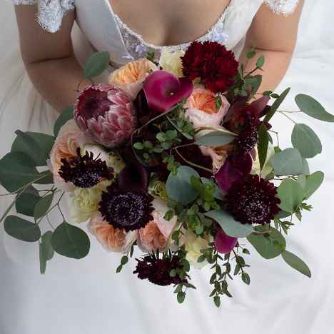 What flowers are best for fall weddings? - 1