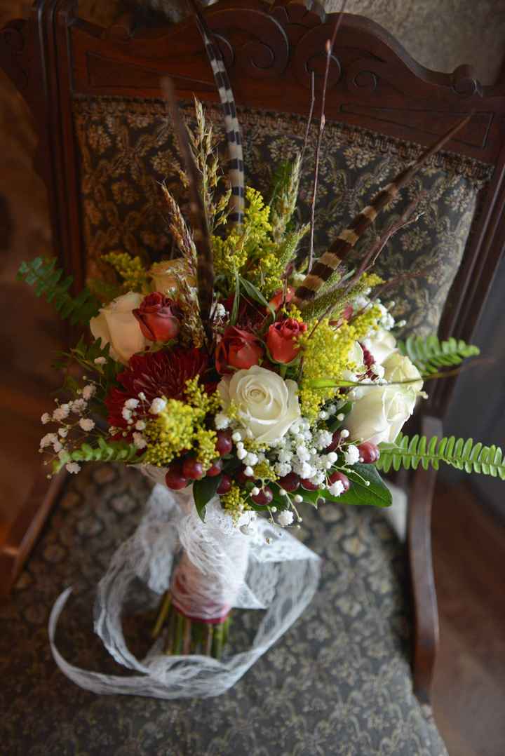 Cascading vs. Round Bouquet. Why did you pick one or the other?