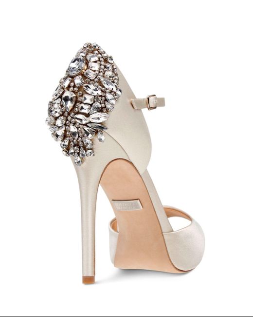 What shoes are you wearing? 2