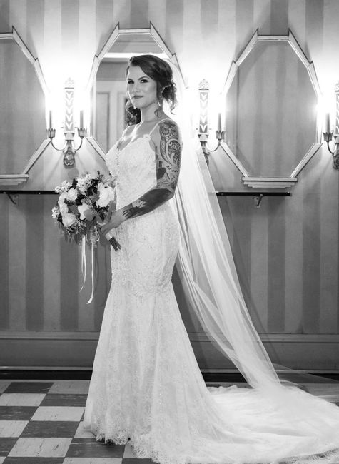 Bridal portraits before the ceremony in the bridal suite