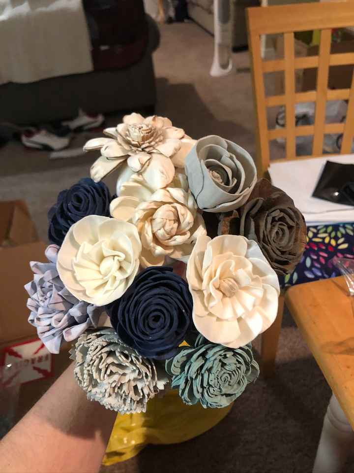 Inexpensive wedding flowers - we only have 1 bride, 1 groom, 3 men - 1