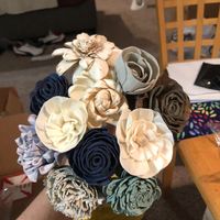 Inexpensive wedding flowers - we only have 1 bride, 1 groom, 3 men - 1