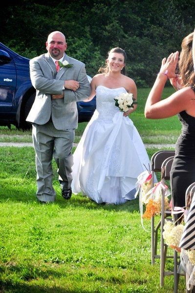 One month married! & PRO PICS ARE IN!! done posting pics :)