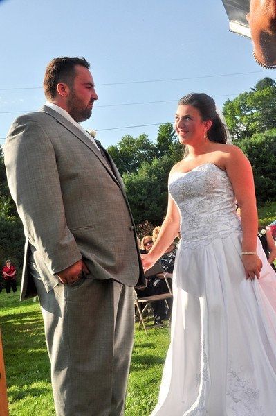 One month married! & PRO PICS ARE IN!! done posting pics :)