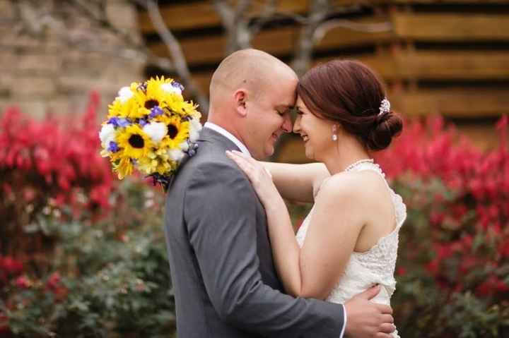 Let me see your wedding day hair!