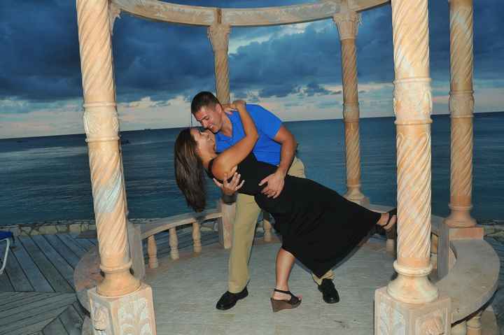 NWR: Favorite Vaca Photos w/ your S/O!