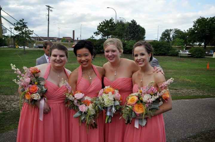 Still Torn: Arm Bouquets vs. Round Bouquets