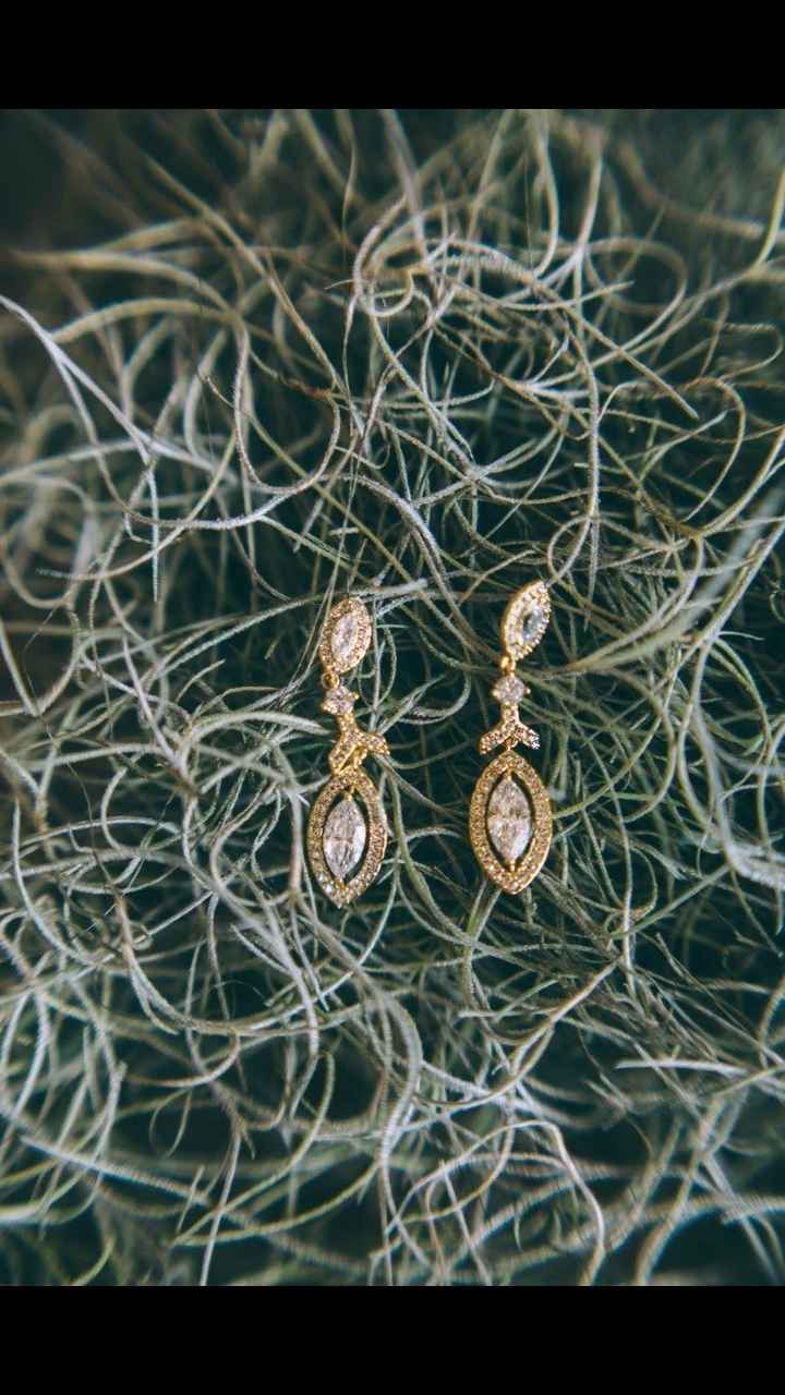 Earrings! Lemme see em