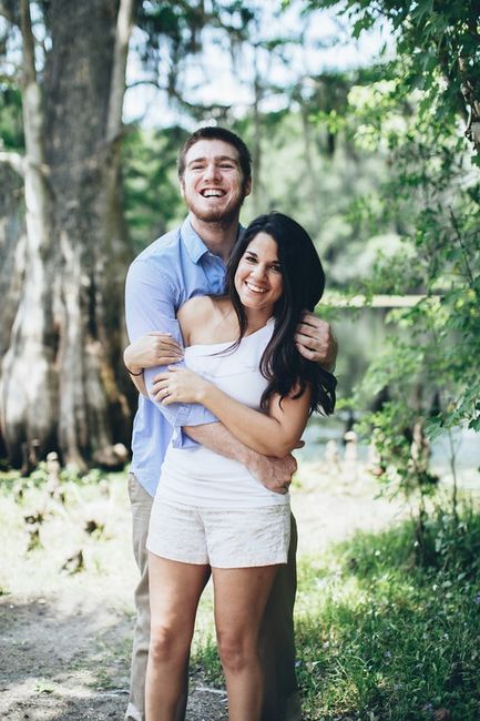 Show Me Your Engagement Picture Outfits!!