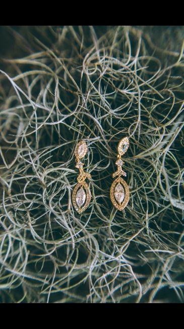 Earrings! Lemme see em