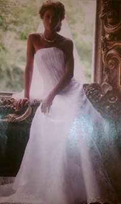 Davids Bridall Wedding Gown For Sale =)