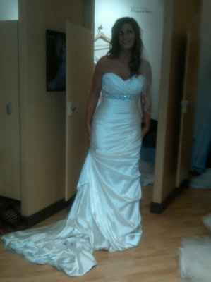 Trying to pick THE dress *pics*