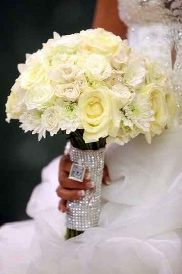 show off your bridal bouquets