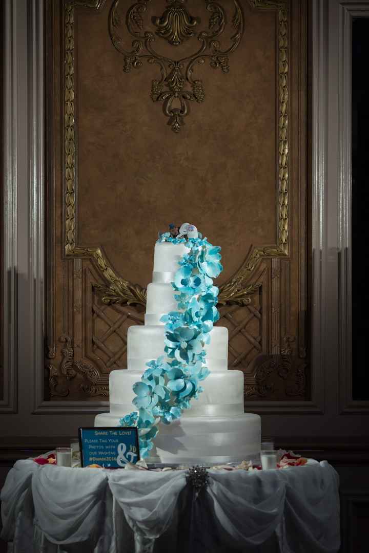 What kind of cake topper did you go with?