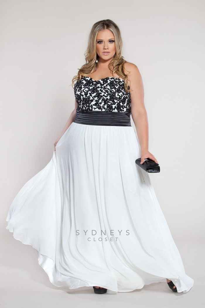 MOH chose her dress.........uh no.