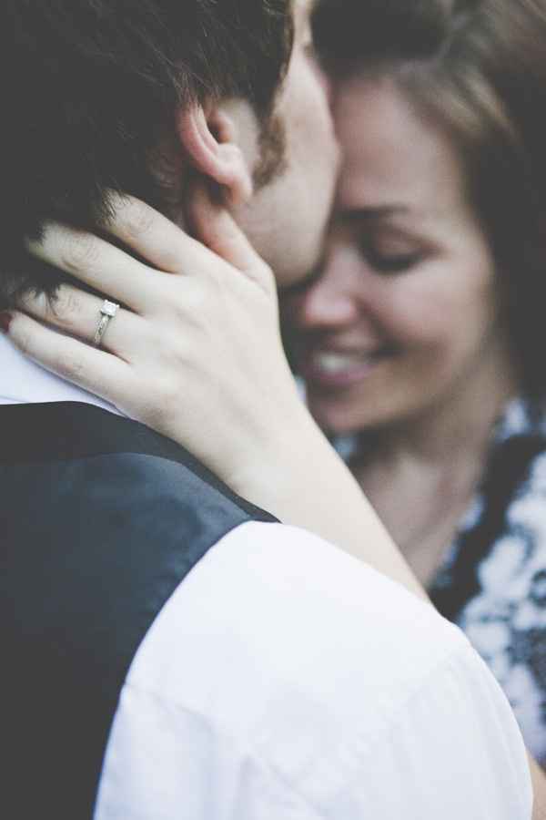 Engagement Photos That Show Ring?