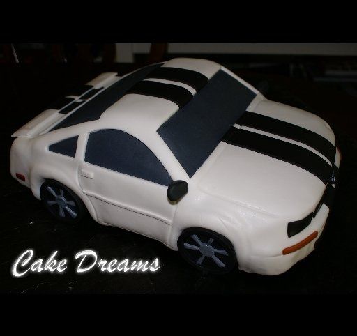 LET'S see your Grooms Cake.  :)