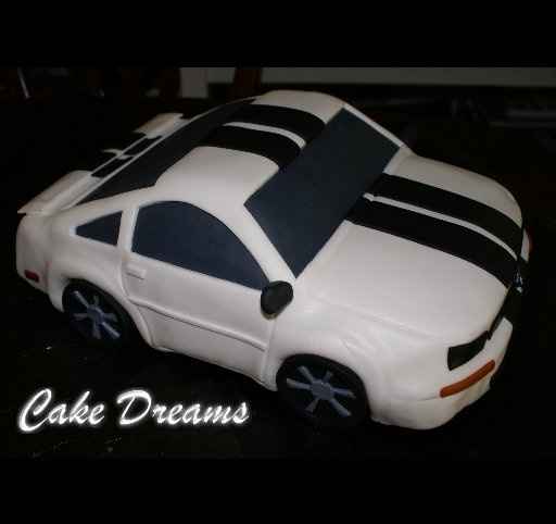 LET'S see your Grooms Cake.  :)