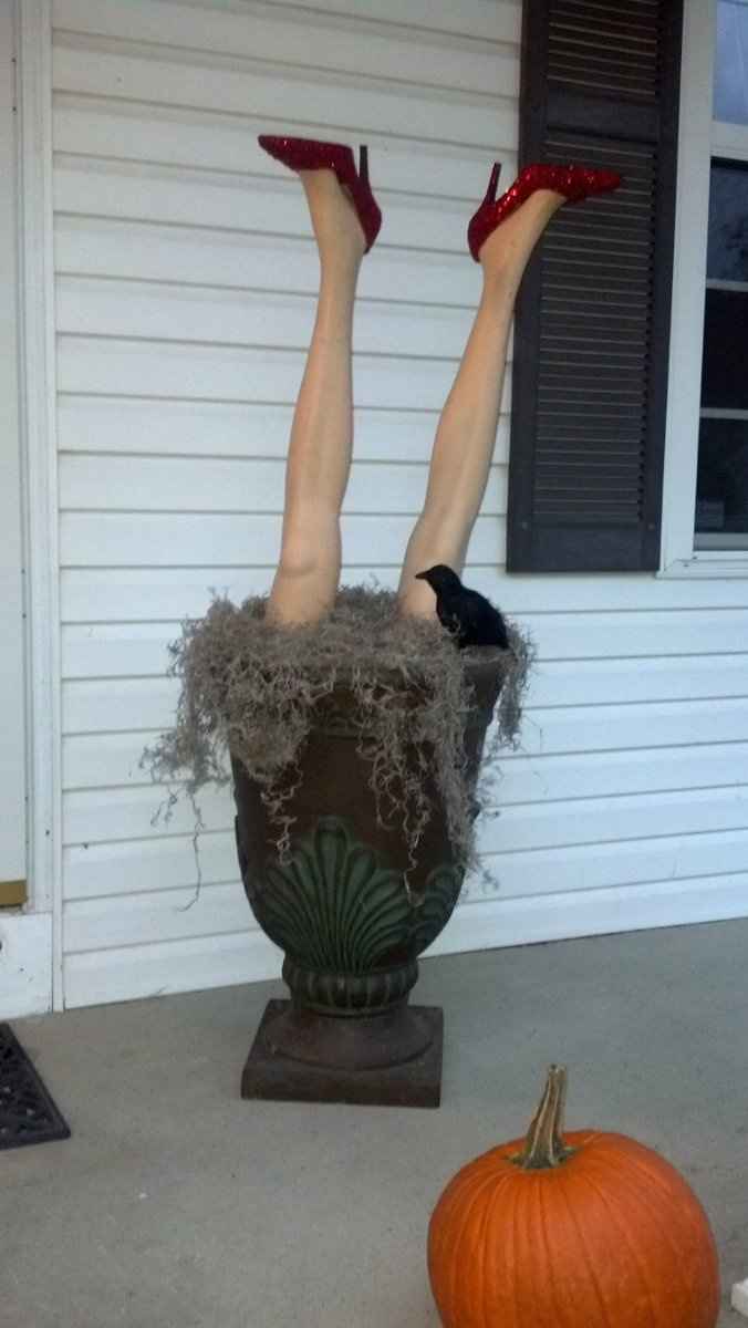 UPDATED*PIC*NWR - Mannequin Legs - Where can I finda set?