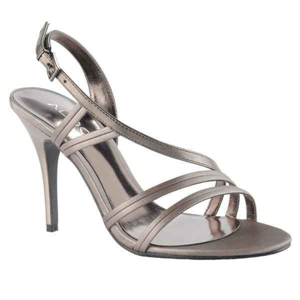 Lets see the GIRLS! (BM dresses & shoes I mean of course)!
