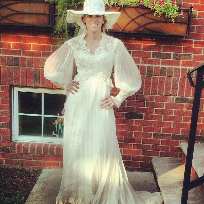 *PICS* Trying on MOM & GRAMS wedding gowns!! -Had A Blast w/ Mom Last Night